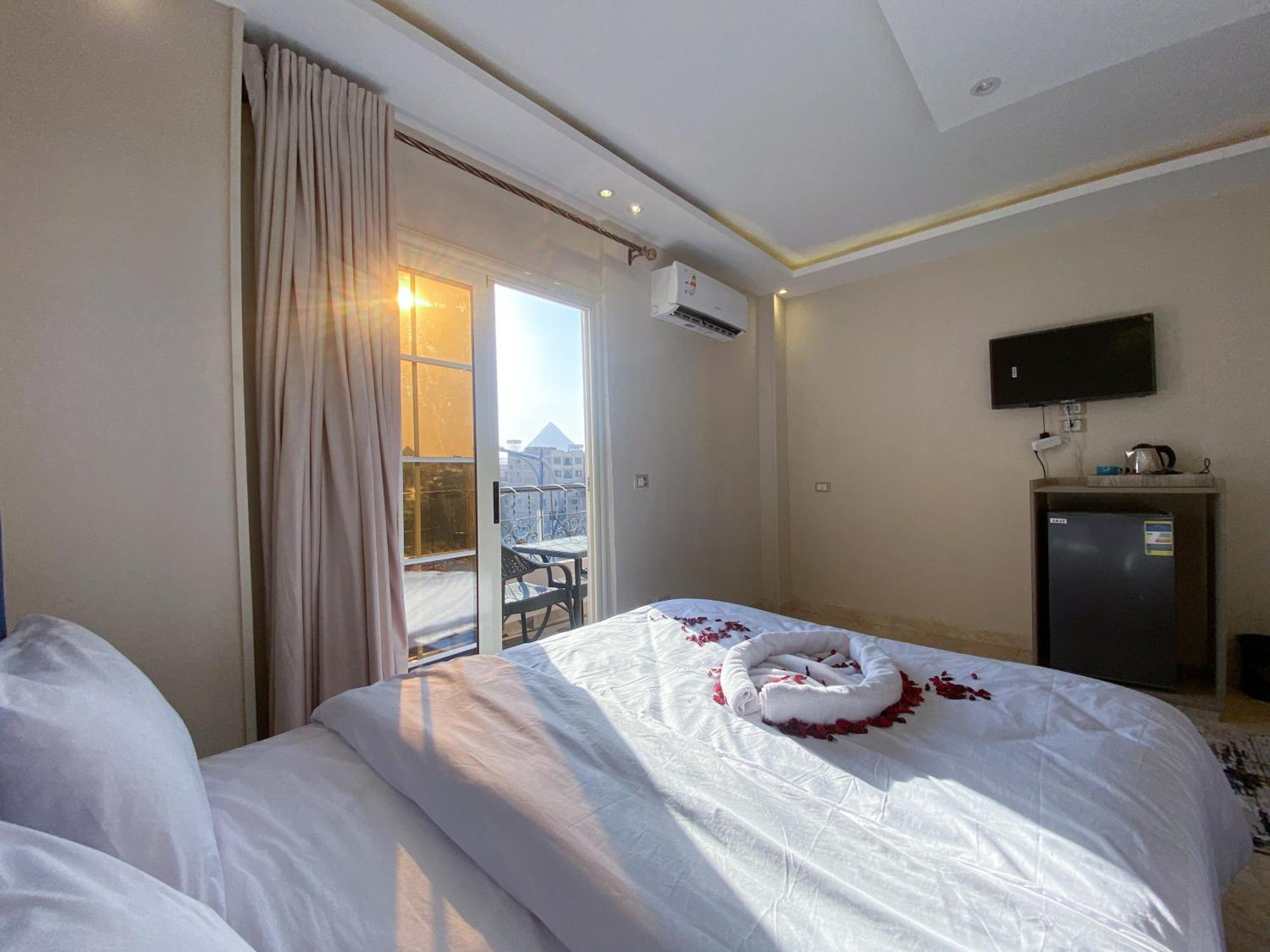 Young Pharaoh View Inn 开罗 外观 照片