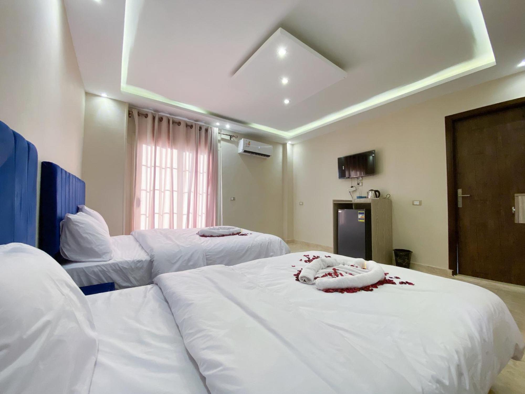 Young Pharaoh View Inn 开罗 外观 照片