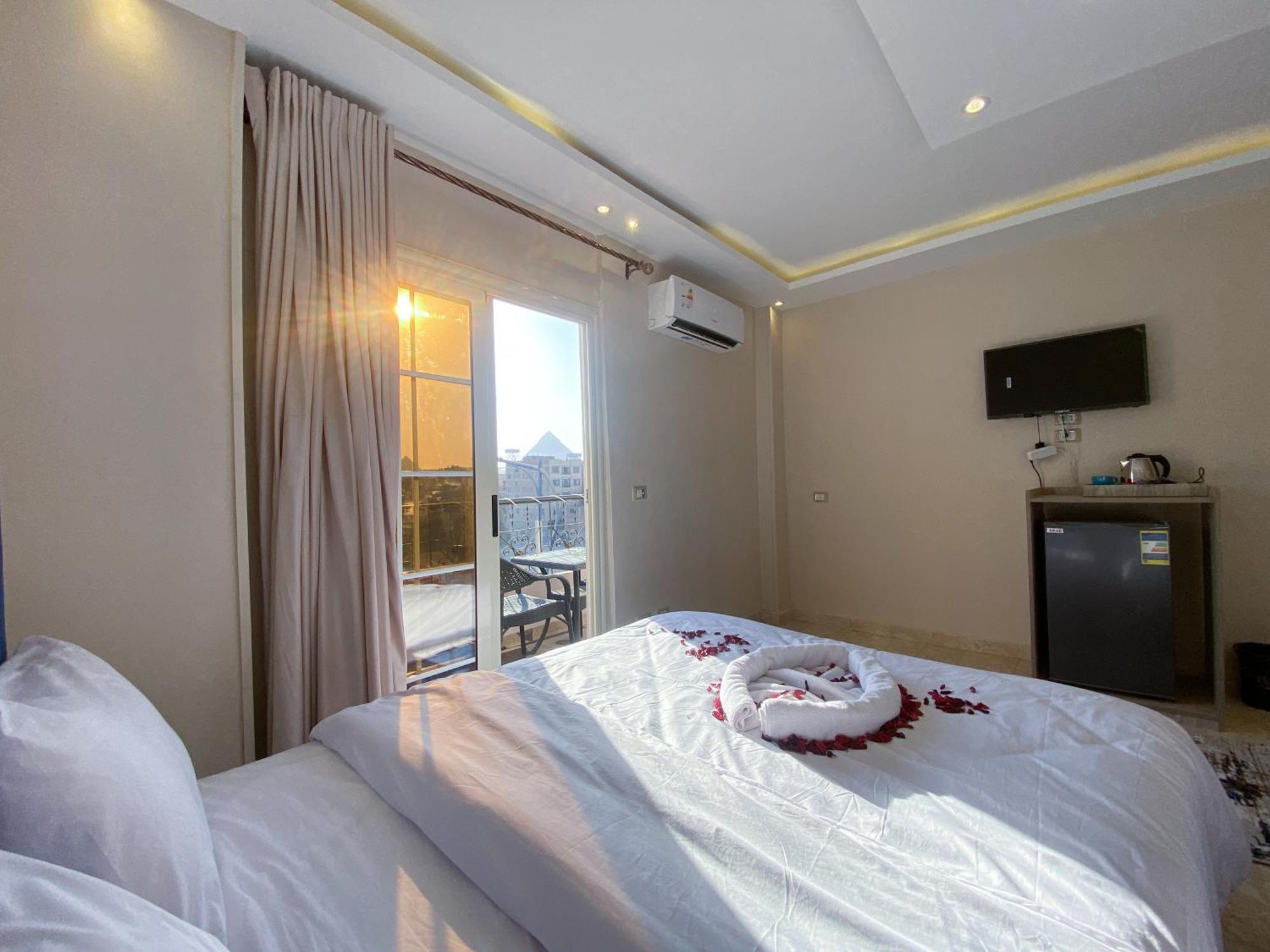 Young Pharaoh View Inn 开罗 外观 照片