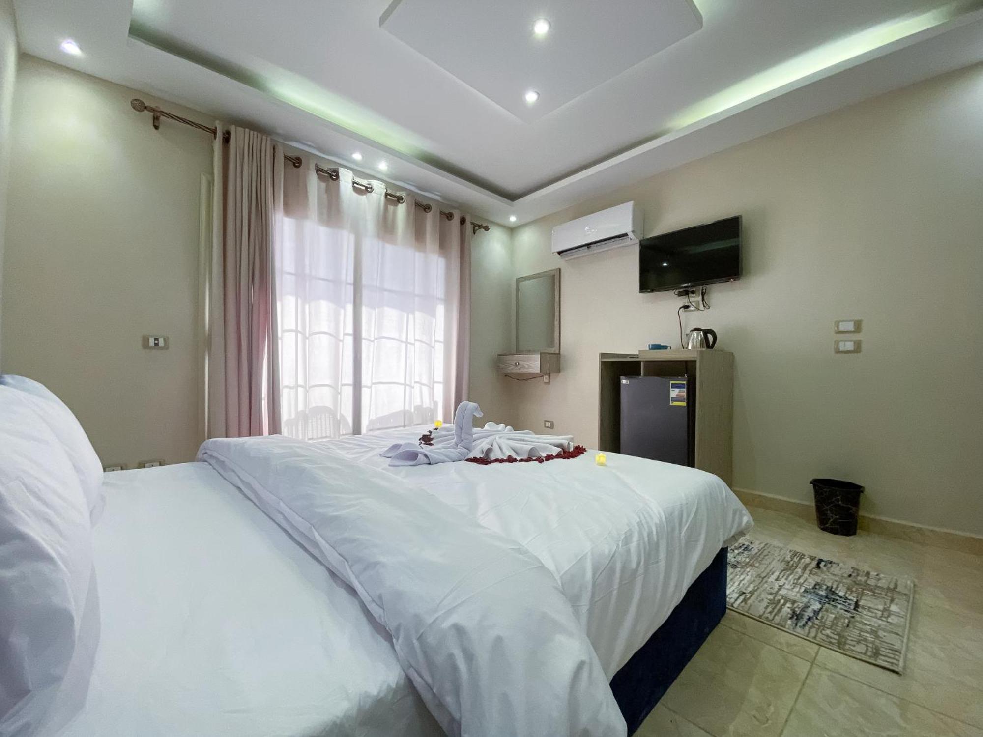 Young Pharaoh View Inn 开罗 外观 照片