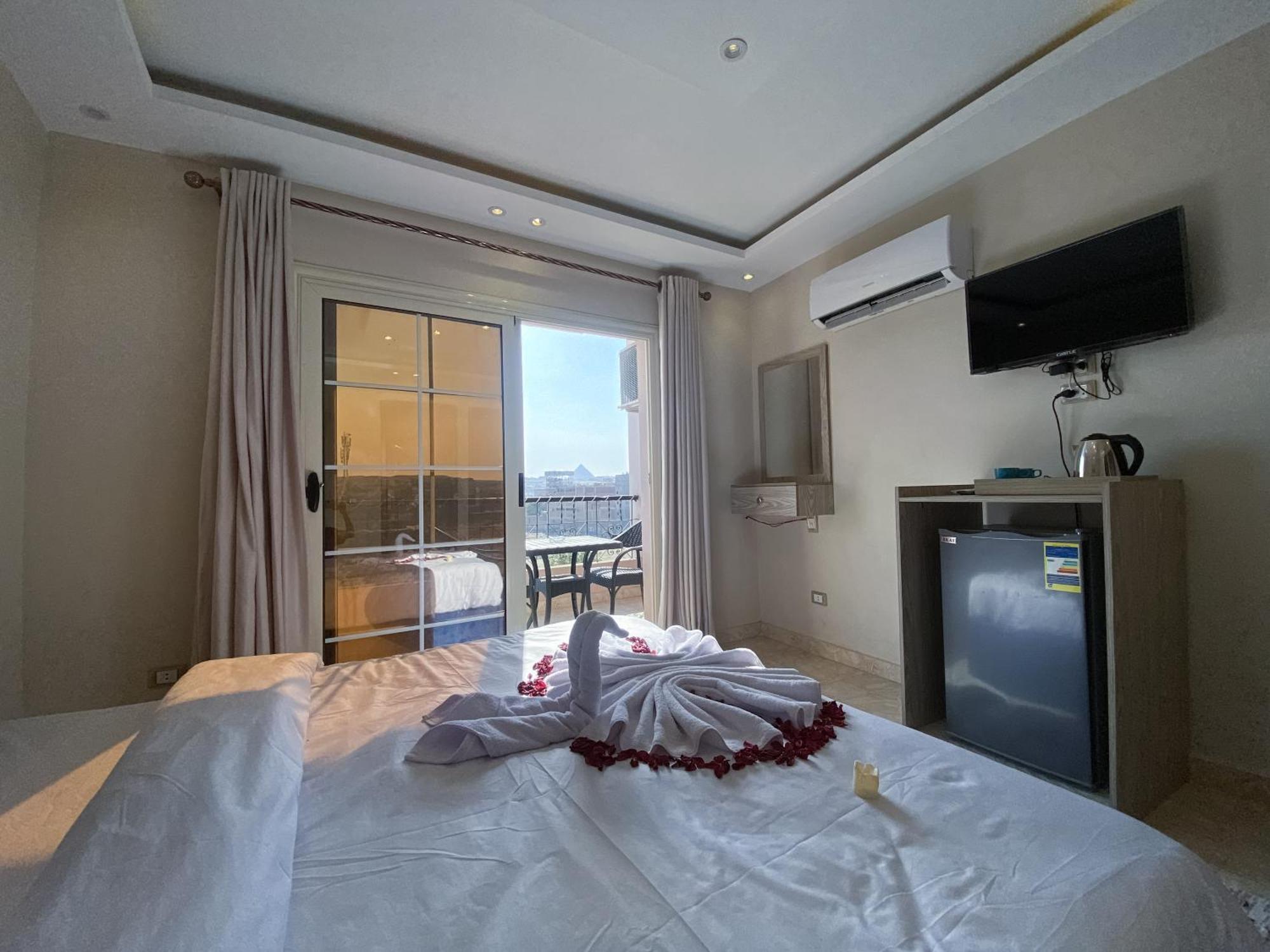 Young Pharaoh View Inn 开罗 外观 照片